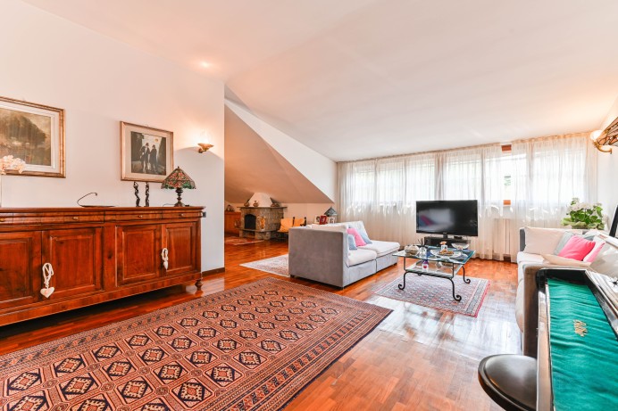 QUADRILOCALE CON TERRAZZO