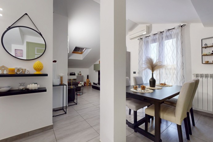 TRILOCALE CON TERRAZZO E BOX