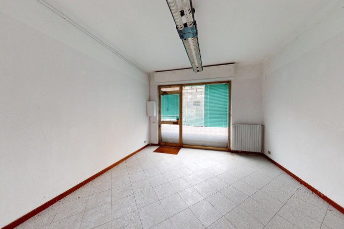 Negozio in Vendita a Locate Di Triulzi 0 