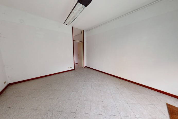 Negozio in Vendita a Locate Di Triulzi 2 