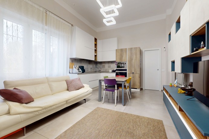 TRILOCALE RISTRUTTURATO IN ...