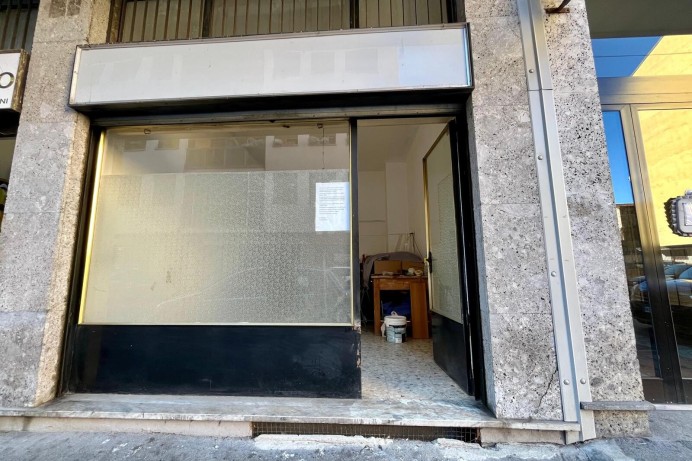 NEGOZIO IN AFFITTO