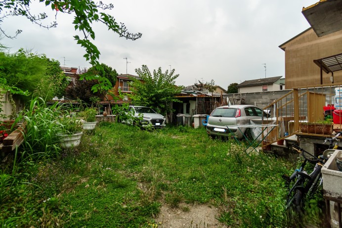 Villa Singola in Vendita a Locate Di Triulzi 2 