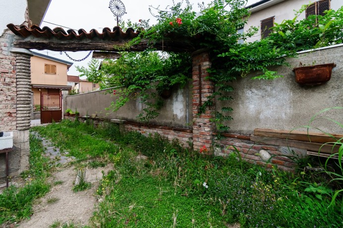 Villa Singola in Vendita a Locate Di Triulzi 9 