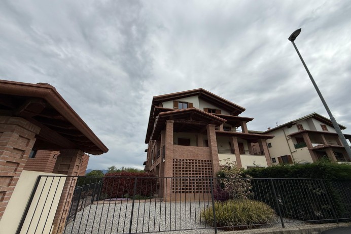 Appartamento in Vendita a Carnate 16 