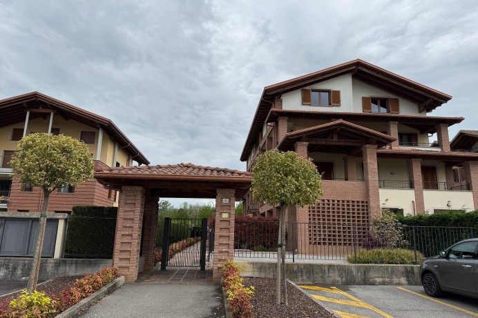 Appartamento in Vendita a Carnate 2 