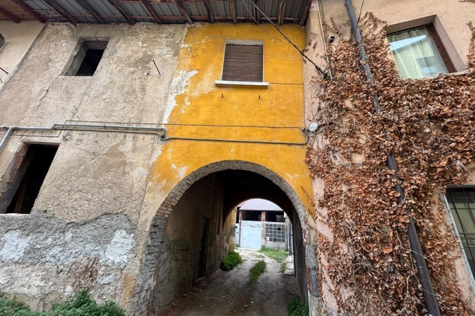 Casa Indipendente in Vendita a Caponago 6 