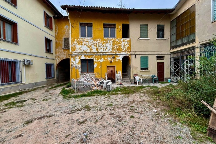 Casa Indipendente in Vendita a Caponago 2 