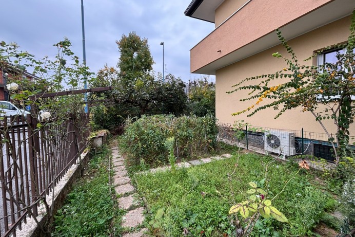 Appartamento Indipendente in Vendita a Agrate Brianza 19 