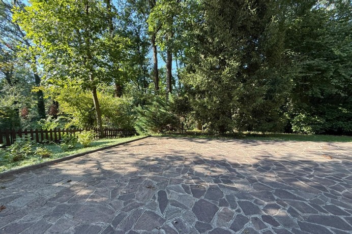 Villa in Vendita a Lesmo 36 