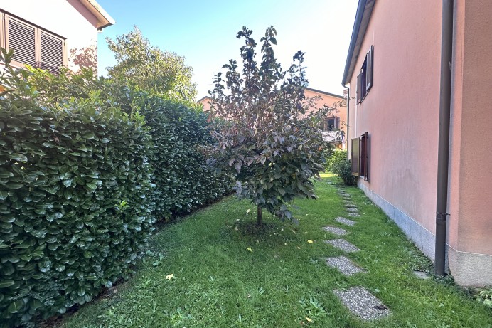 Villa Bifamiliare in Vendita a Vimercate 1 
