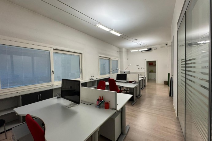 Ufficio in Affitto a Monza 8 