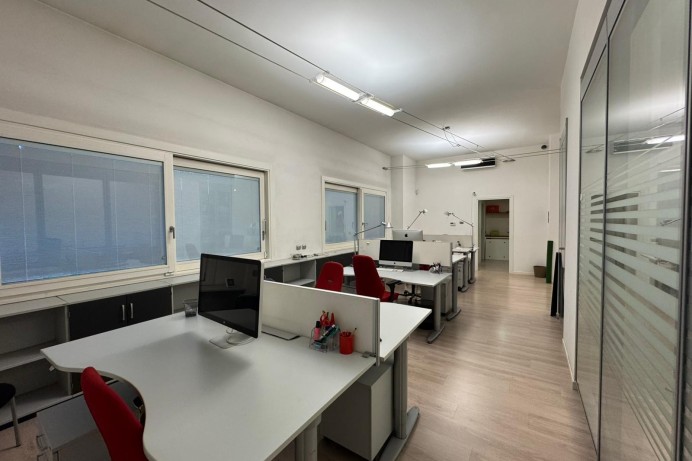 Ufficio in Affitto a Monza 10 
