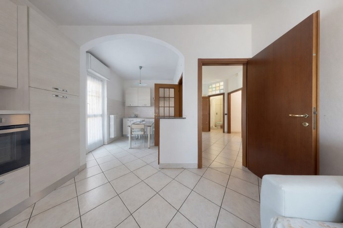 QUADRILOCALE IN VIA MILANO ...