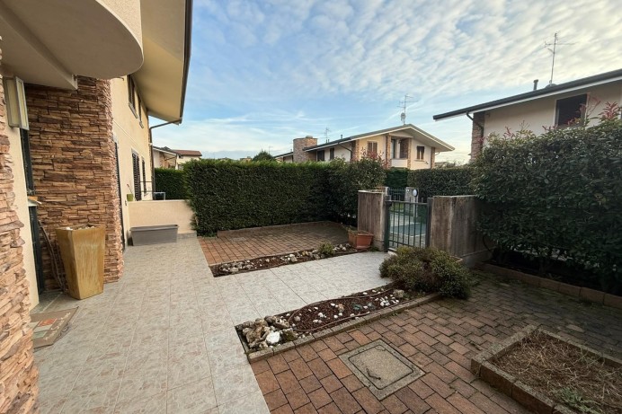 Villetta A Schiera in Vendita a Busnago 0 