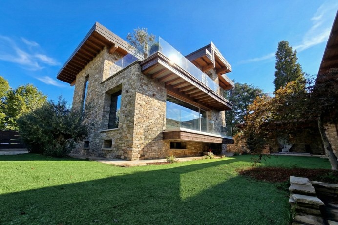 VILLA UNIFAMILIARE VIA AMAT...