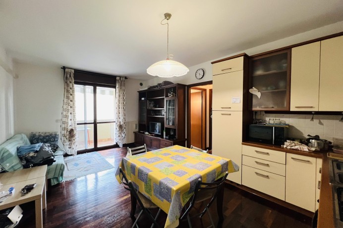 BILOCALE IN ZONA RESIDENZIA...