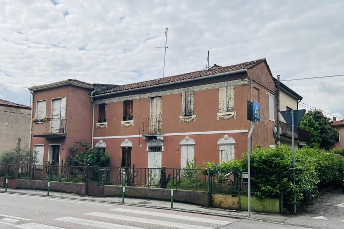 RUSTICO DA RISTRUTTURARE