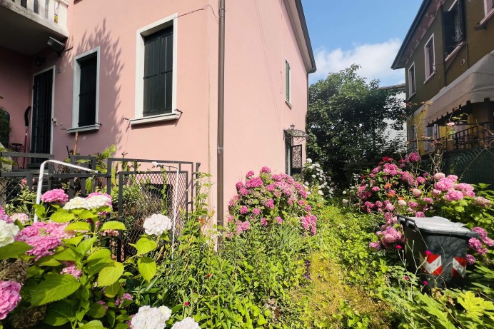 Casa Semi Indipendente in Vendita a Arcella 13 
