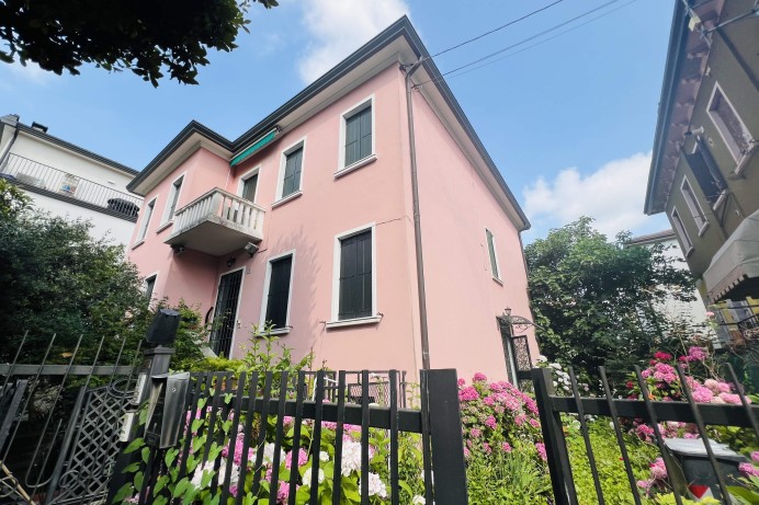 Casa Semi Indipendente in Vendita a Arcella 15 