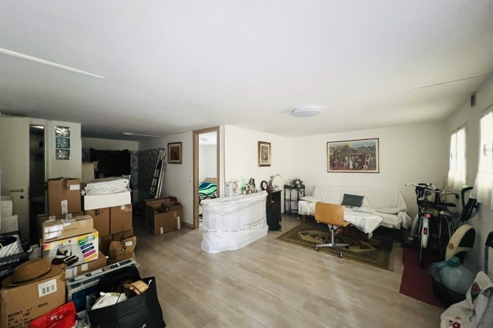 Magazzino in Vendita a Arcella 0 