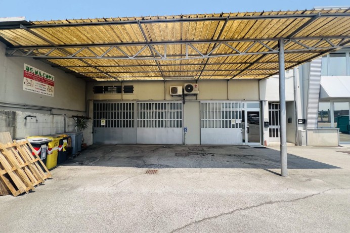 Magazzino in Vendita a Noventa Padovana 19 