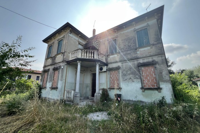 Villa in Vendita a Paltana - Mandria 7 