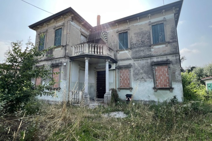 Villa in Vendita a Paltana - Mandria 0 