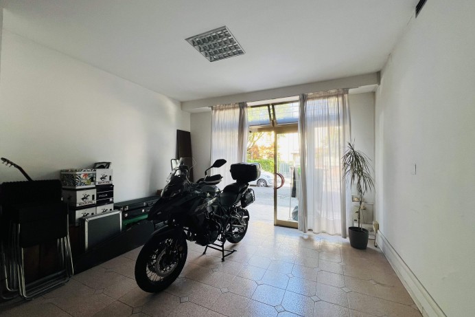 Negozio in Vendita a Brusegana 4 