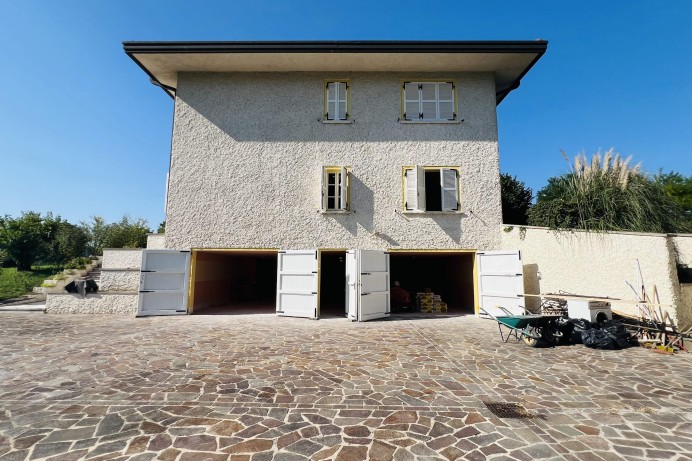 Villa in Vendita a Torreglia 43 