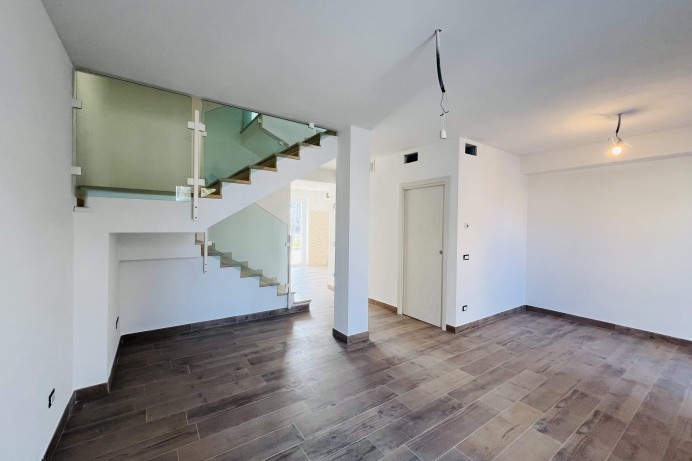 Villa Bifamiliare in Vendita a Paltana - Mandria 0 