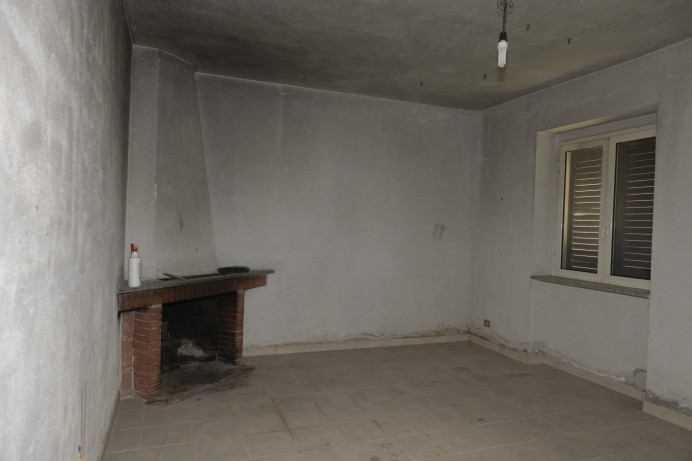 Casa Indipendente in Vendita a Laino Borgo 19 