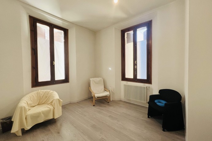 QUADRILOCALE DA ARREDARE