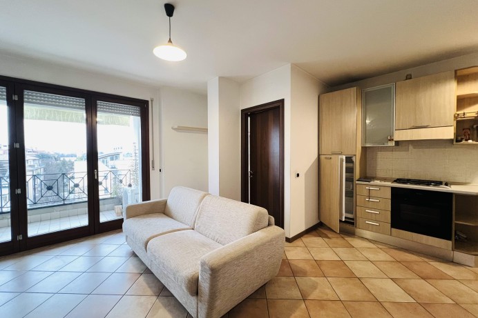 TRILOCALE con ASCENSORE e P...