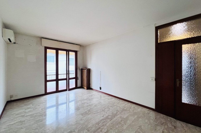 TRILOCALE DA PERSONALIZZARE...