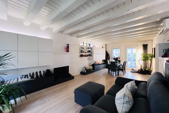 SPLENDIDO QUADRILOCALE CON ...