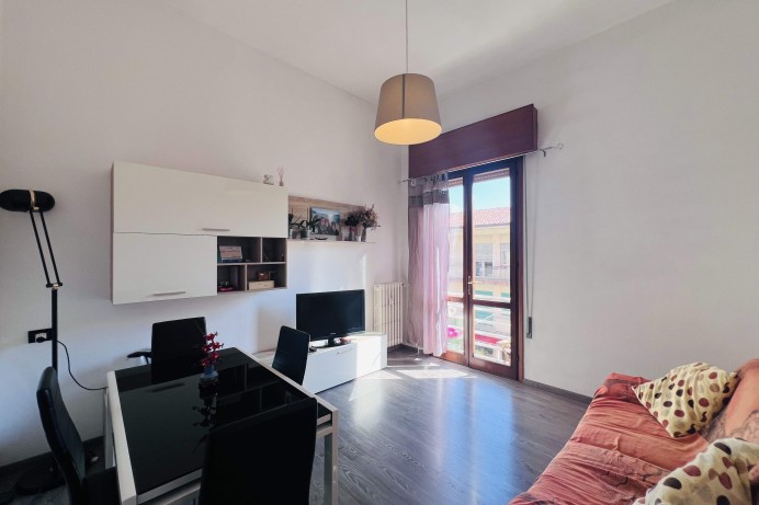 QUADRILOCALE con POSTO AUTO