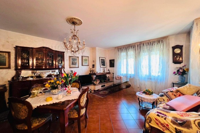 QUADRILOCALE con GARAGE
