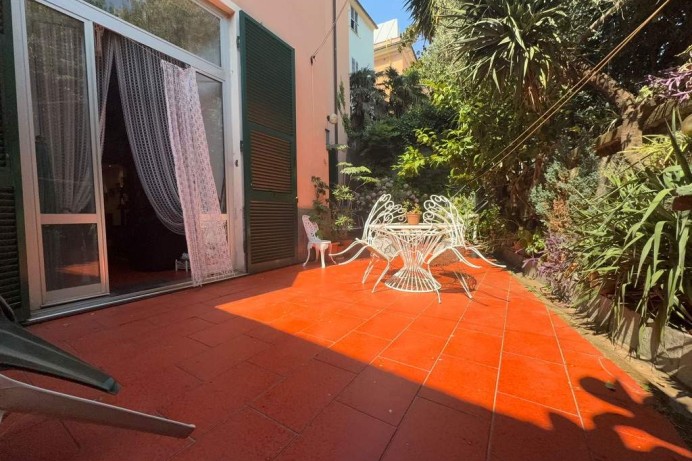 Quadrilocale in Vendita a Genova 25 