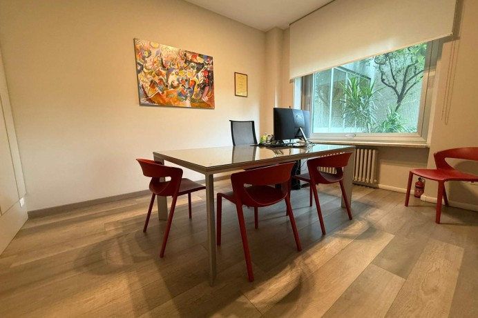 UFFICIO RISTRUTTURATO IN VI...