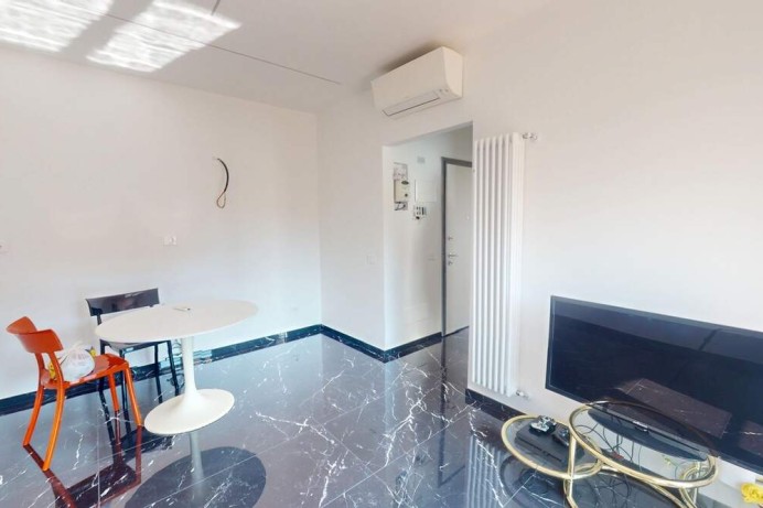 Bilocale con terrazzo all'u...