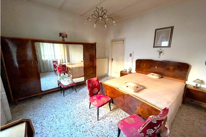 Casa Indipendente in Vendita a Sant'egidio Alla Vibrata 8 