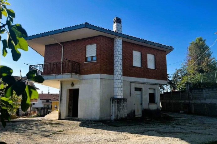 Villa in Vendita a Sant'omero 4 