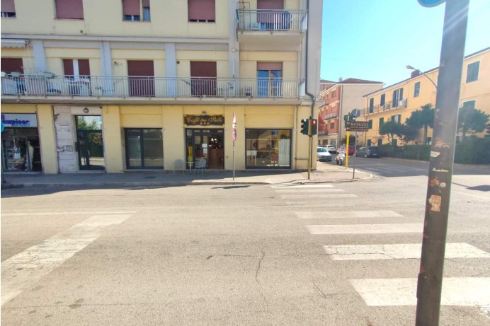 Attività Commerciale in Vendita a San Benedetto Del Tronto 15 