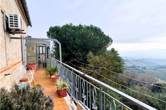 QUADRILOCALE IN VIA BORGO D...