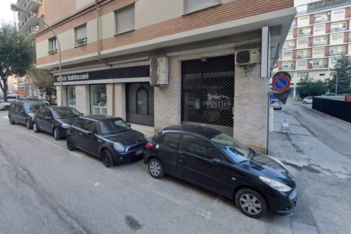 Locale Commerciale in Affitto a San Benedetto  Del Tronto 11 