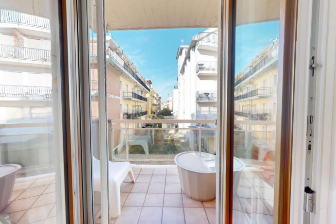 Appartamento in Vendita a Porto D' Ascoli 8 