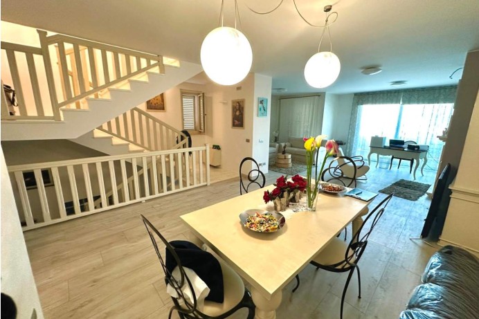 Villa in Vendita a Colonnella 4 