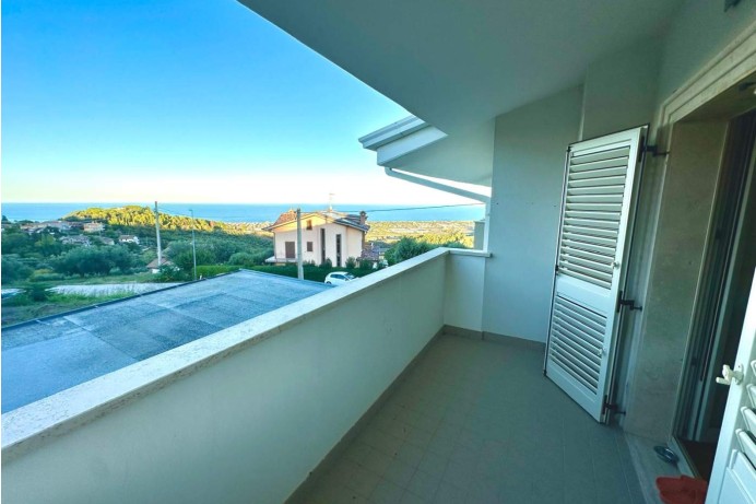 Villa in Vendita a Colonnella 31 