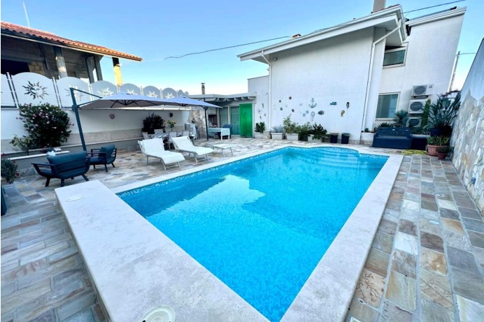 Villa in Vendita a Colonnella 11 